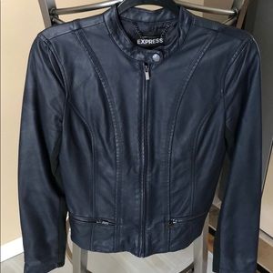Navy & Black faux leather jacket from Express 💙🖤